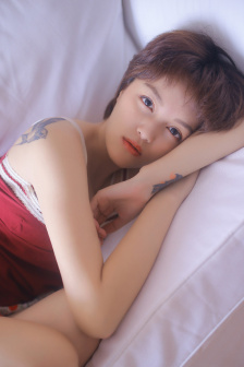 亚精产品一三三菠萝蜜